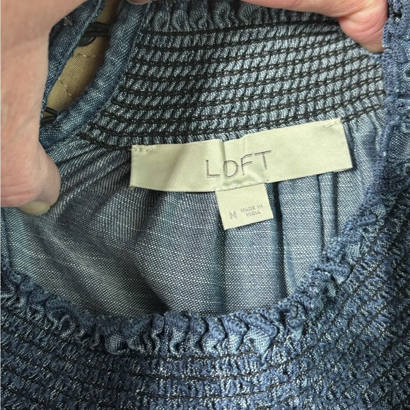 LOFT Medium/Dark Wash Denim FLOWY BLOUSE Smocked Neck-Romantic-sz. Medium - Picture 3 of 9